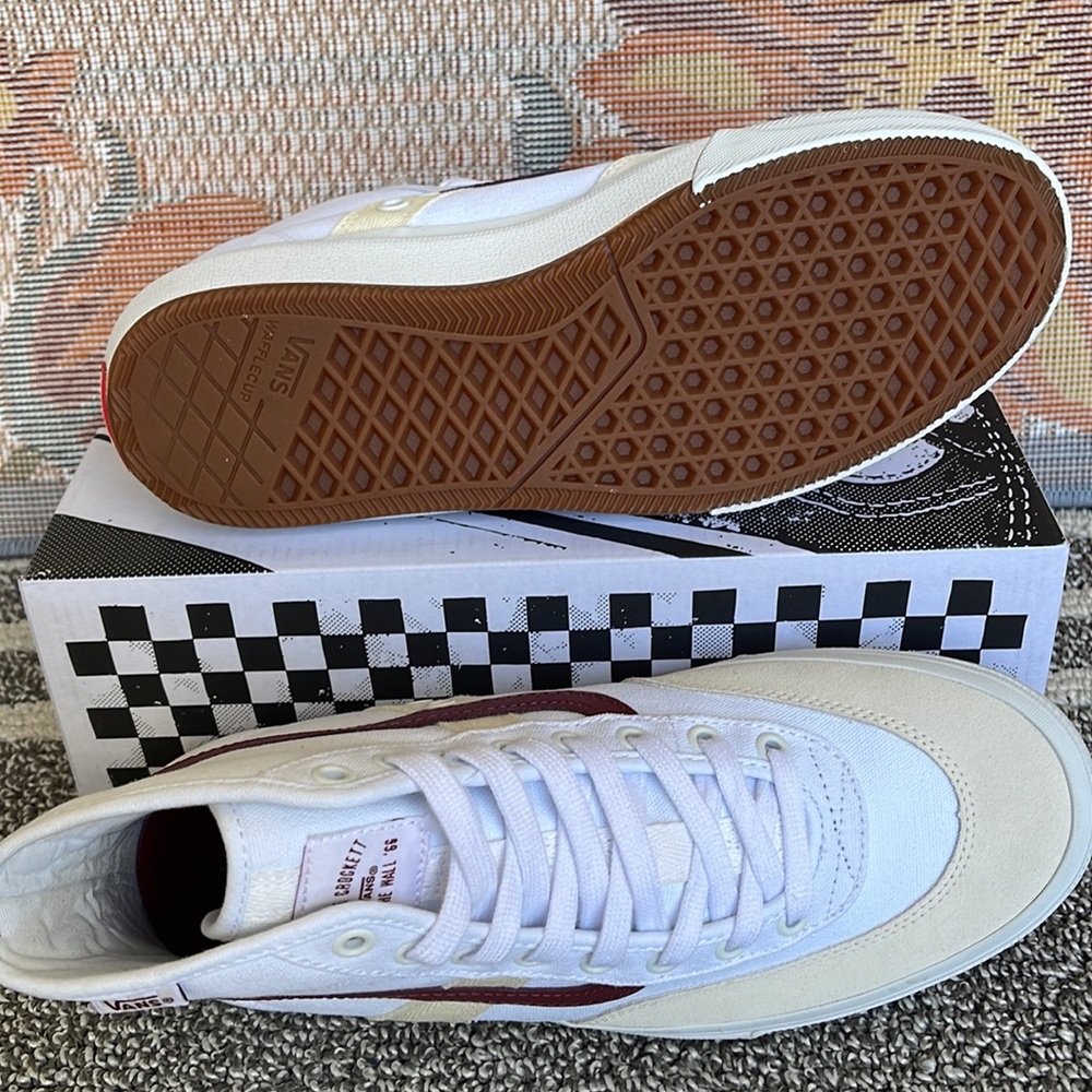 Vans WMNS Crockett High
White/Red
VN0A5JIGYF9
Sneakers - Picture 5 of 16